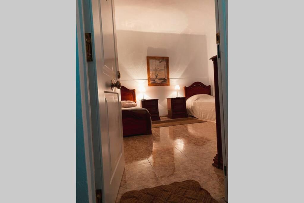 Large 90M2 Canary Apartment, Nice View, Location ! Puerto de Santiago  Extérieur photo